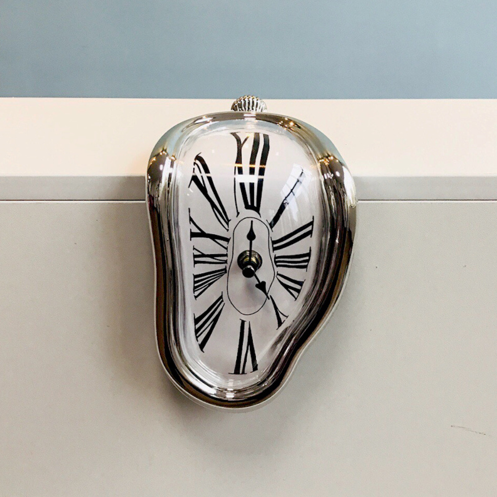 Nostalgic™ | Melted Vintage Clock Silver