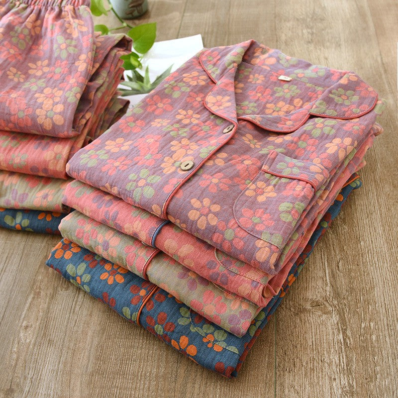 Women's Cotton Pajama Set with Daisy Pattern