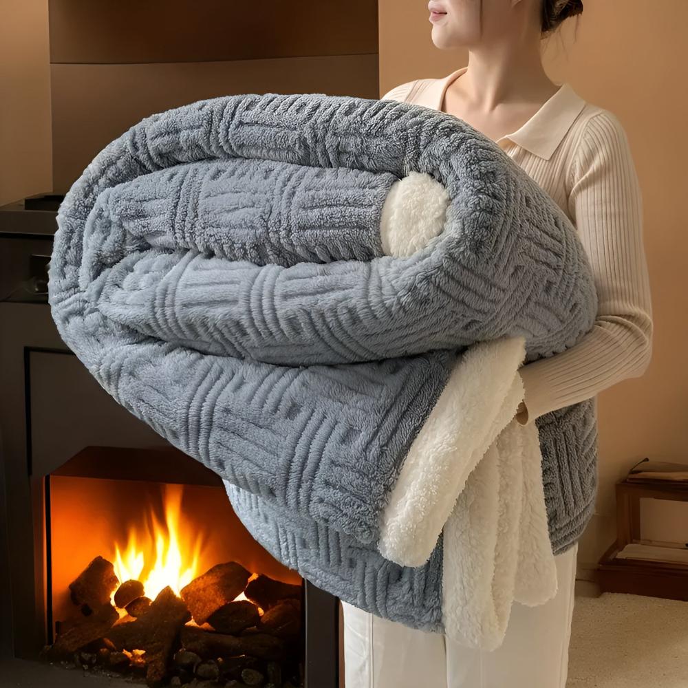 Plush Paradise Blanket™️ Berry Blue