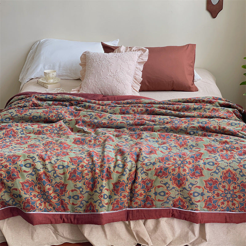 Retro Quilt for Bed - Vintage Floral Style