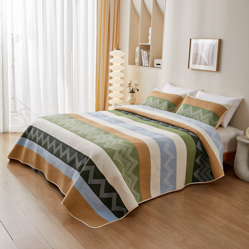 Cotton Quilted Bedspread - Striped Pattern with Modern Zig-Zag