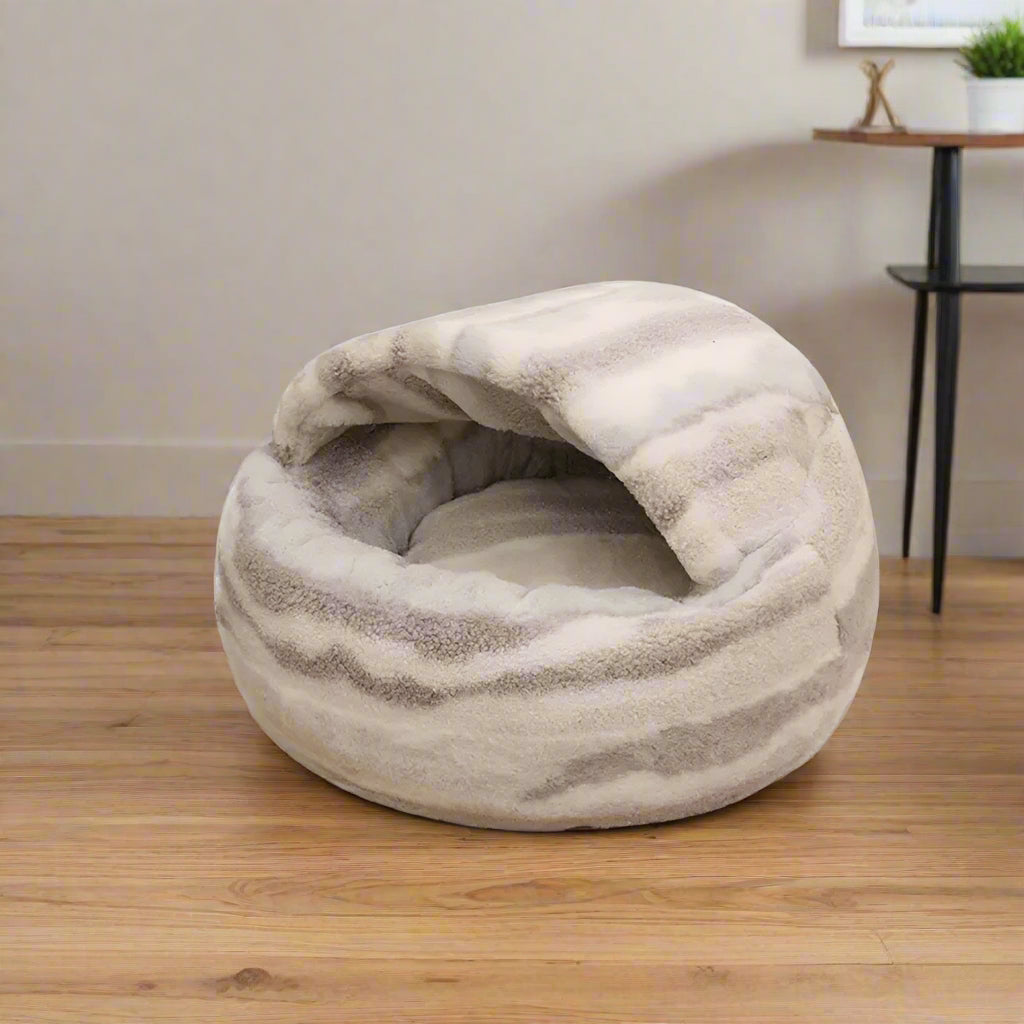 Lavish Marble Striped Pet Bed Creamy Drift