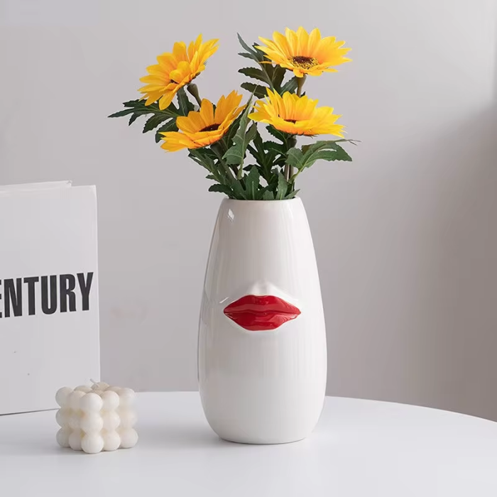 Red Lips Vase