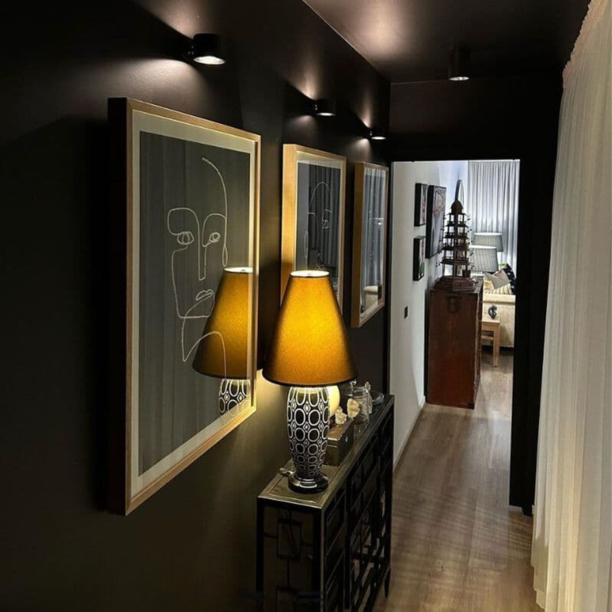 Lysa™ – 360° Magnetic Wall Light