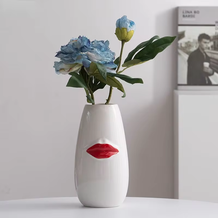 Red Lips Vase