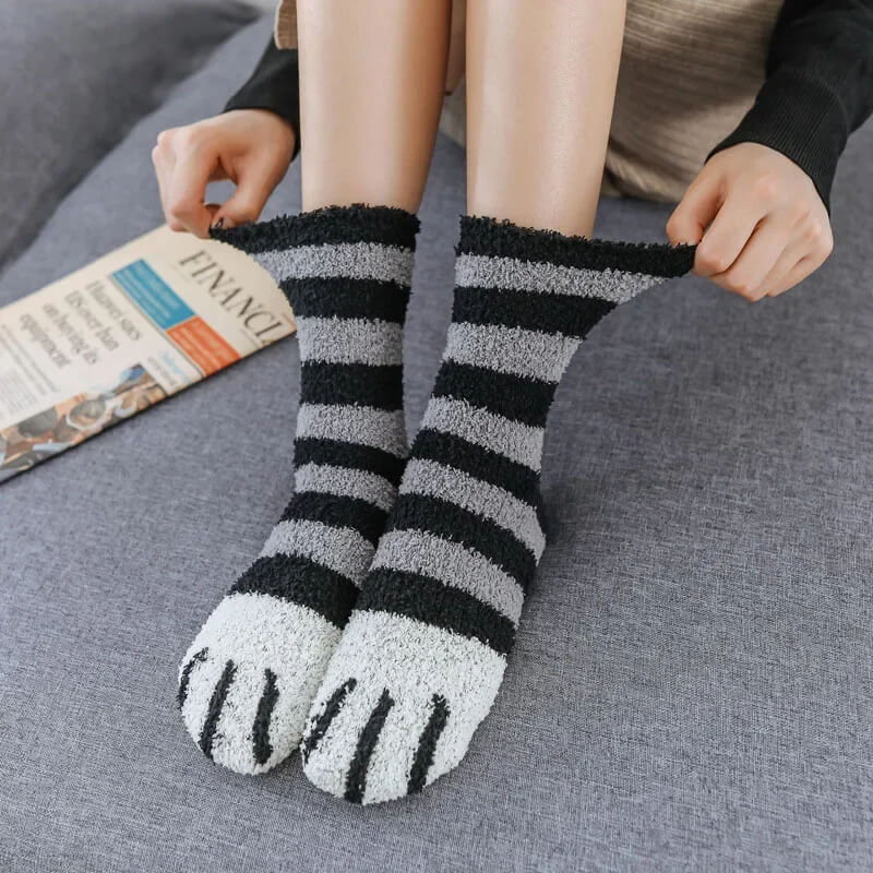The Cat Paw Socks Black Stripe One Size (Women)