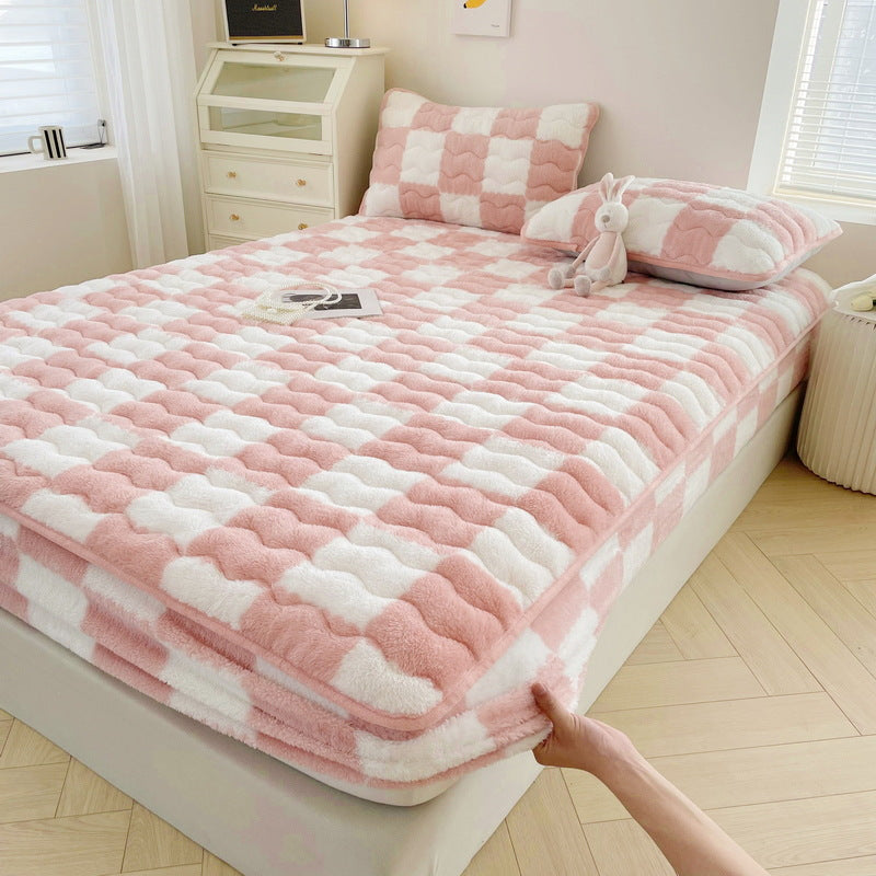 Milk Velvet Checkered Bedding Pink