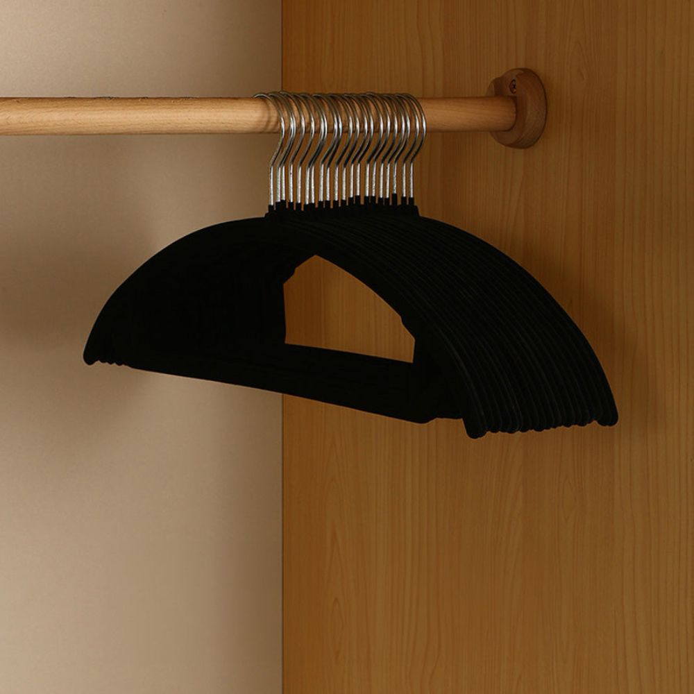 Non-Slip Curve Hangers | Set of 10 Black