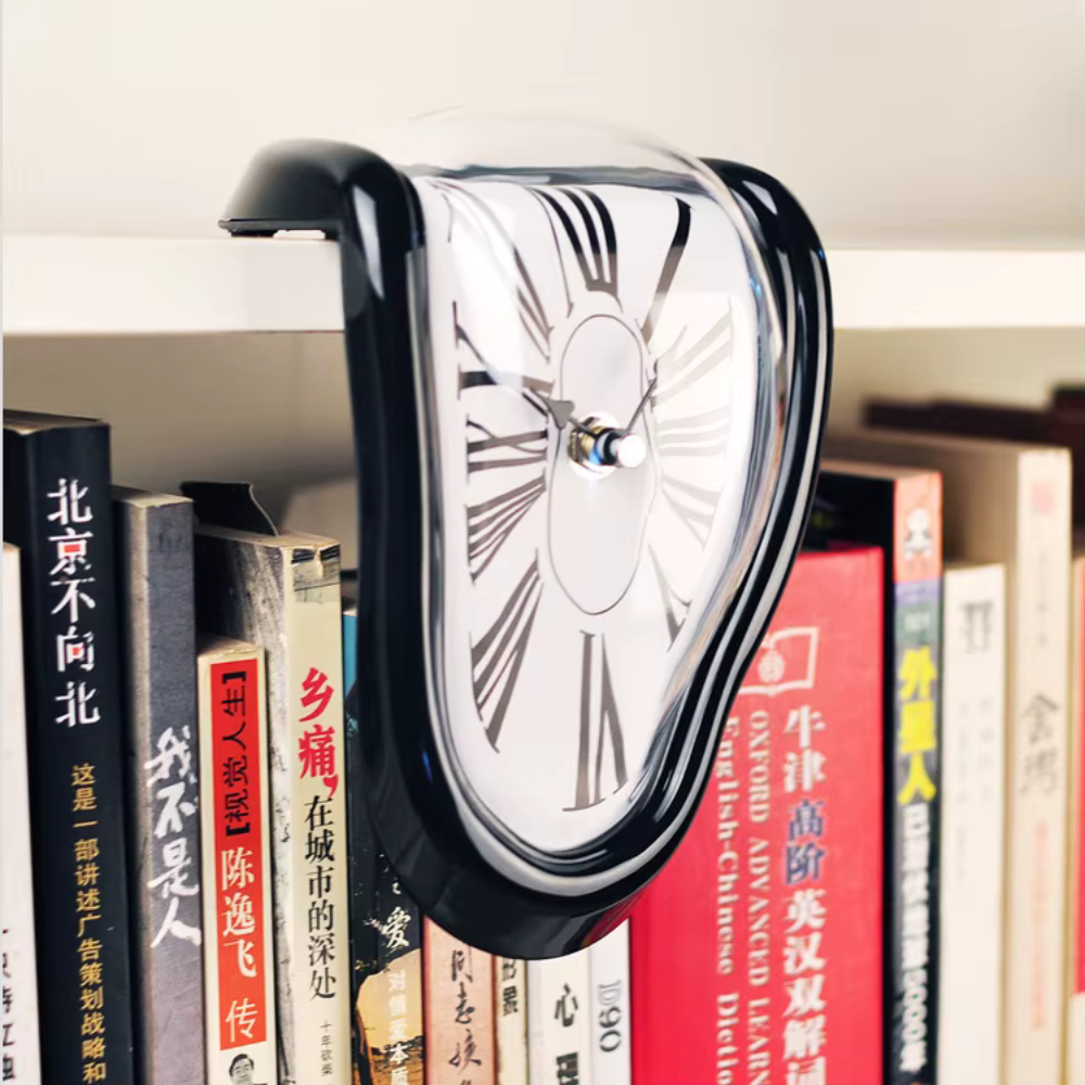 Nostalgic™ | Melted Vintage Clock Black