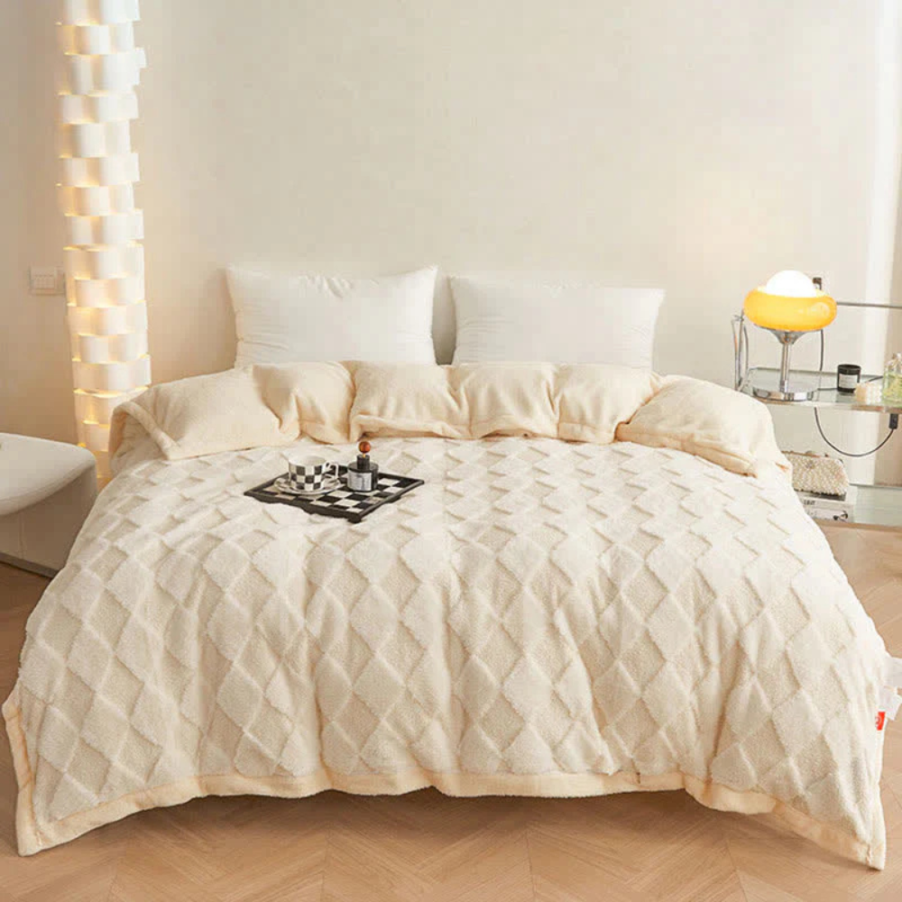 Soft Diamond Pattern Comfort Blanket White