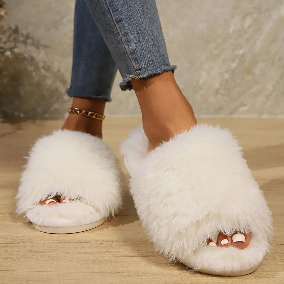 Women Fuzzy Open Toe House Slippers White