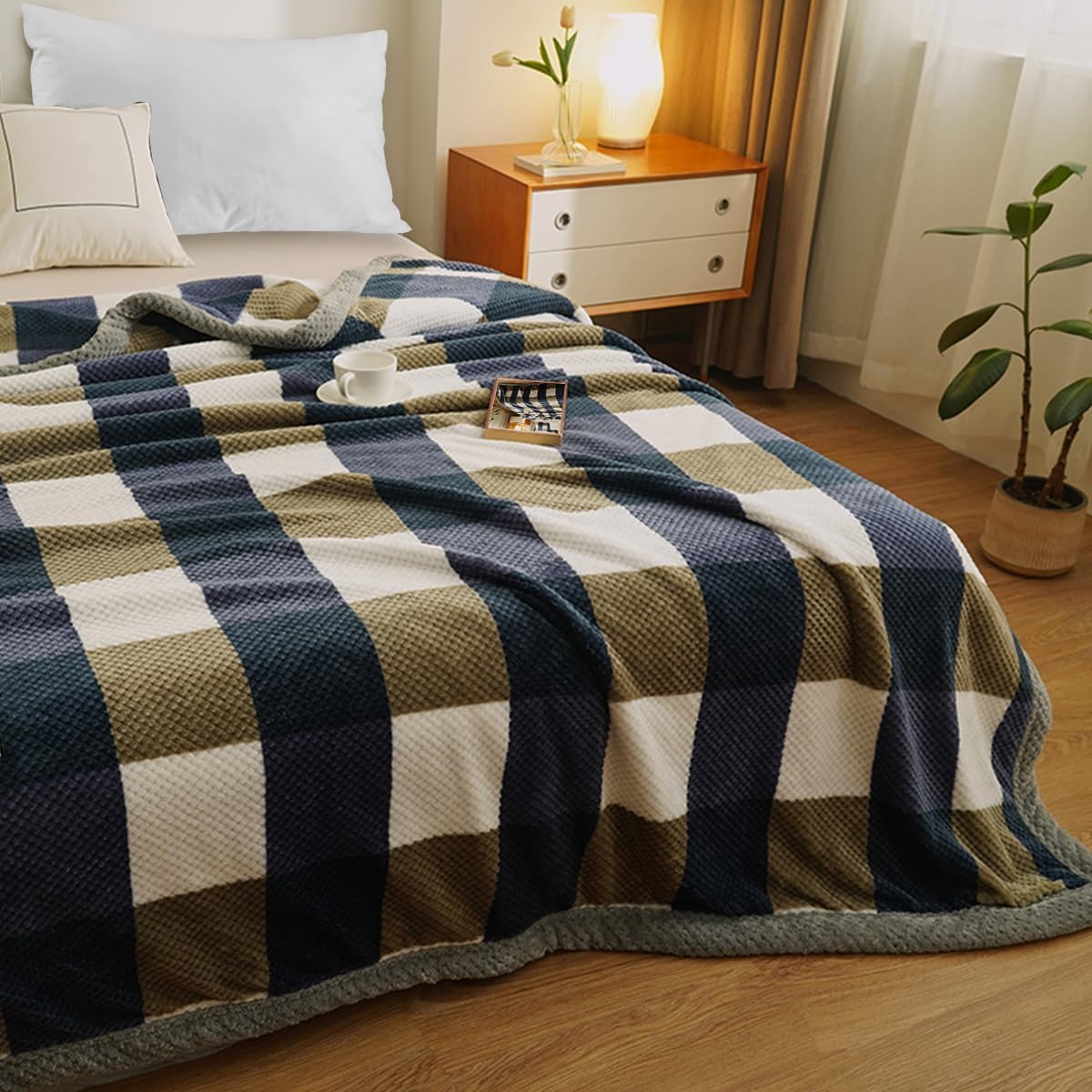 Plaid Throw Blanket - Super Warm with Timeless Pattern