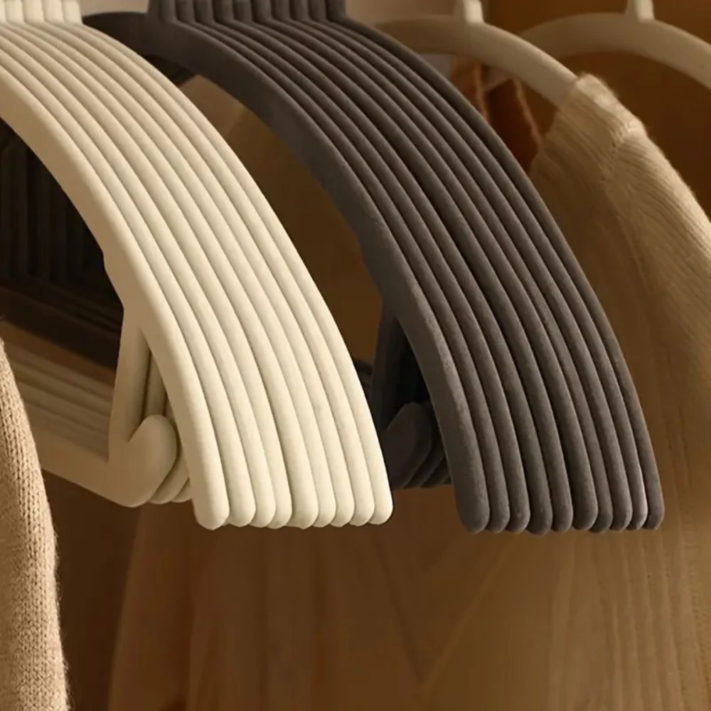 Non-Slip Curve Hangers | Set of 10