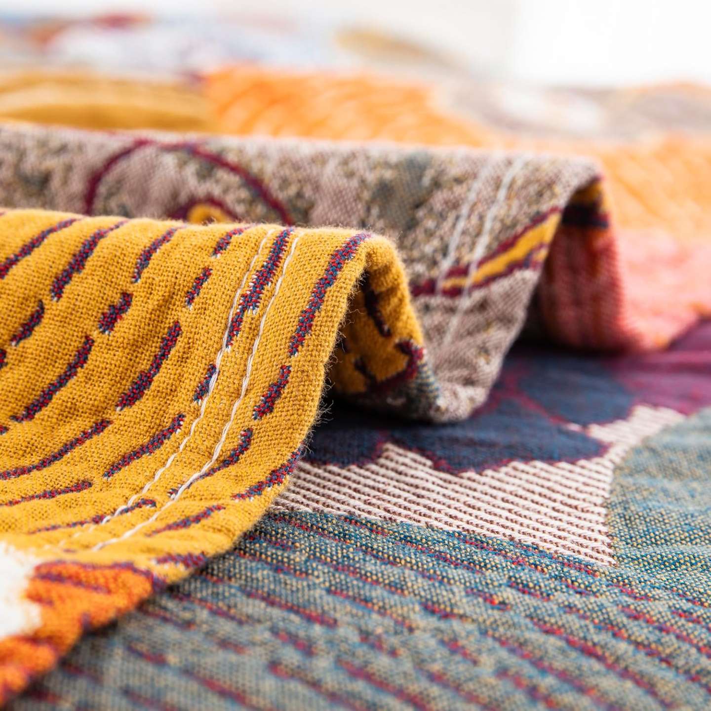 Cotton Blanket with Floral Pattern