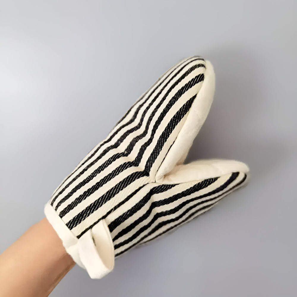 Striped Heat-Resistant Kitchen Mitts Onyx Stripes