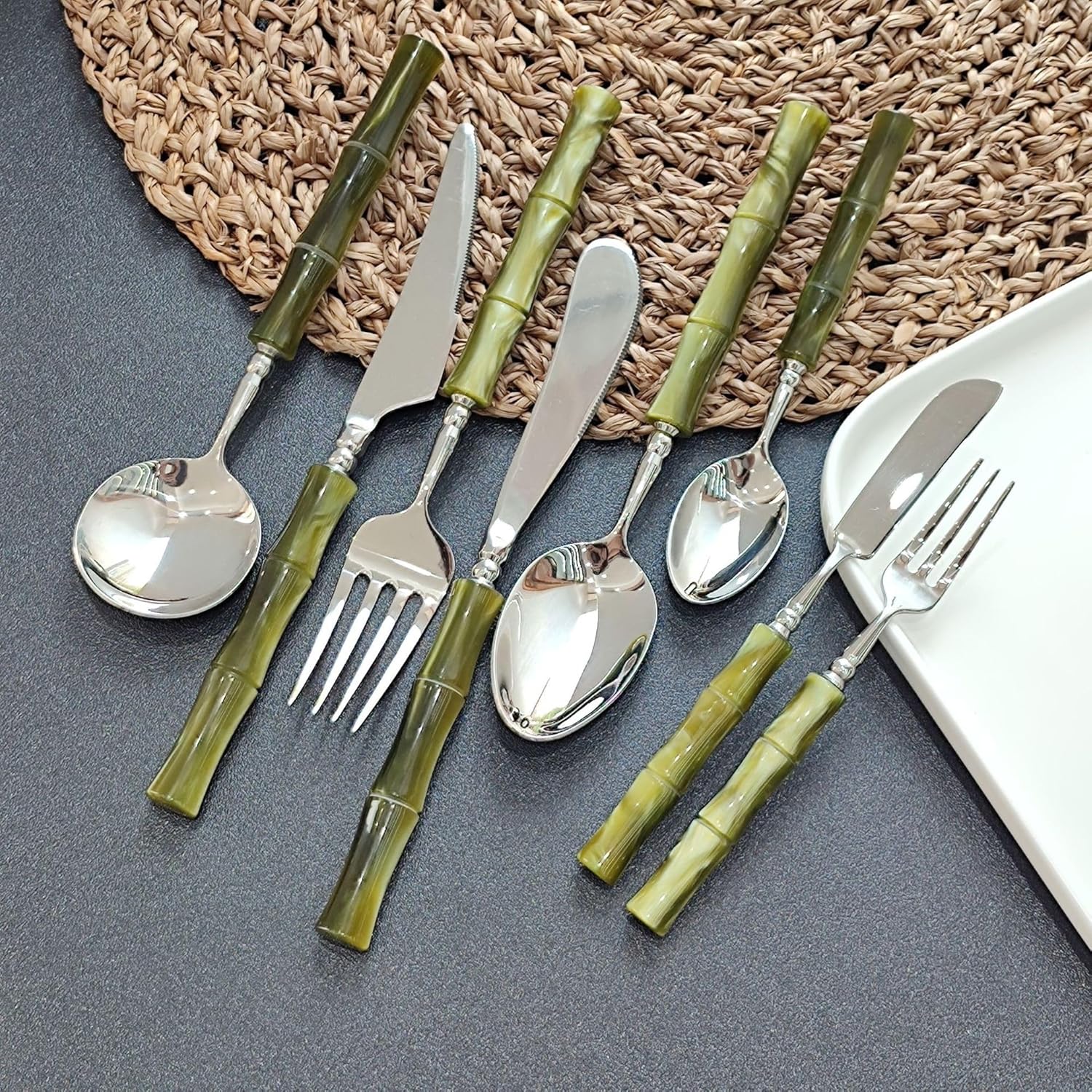 Eco-Friendly Silverware Set - Durable Dinnerware with Bamboo Handles