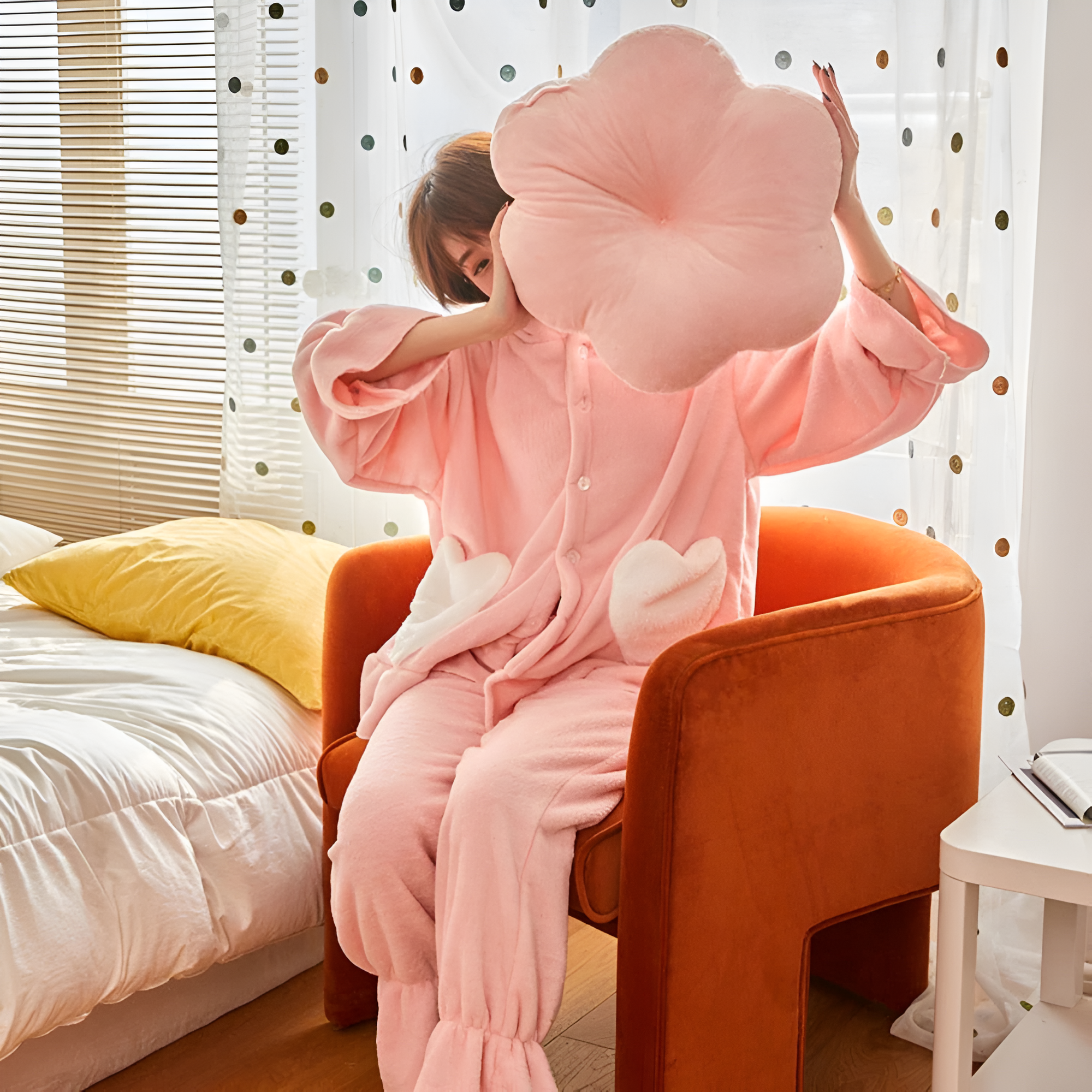 Plush Flower-Shaped Velvet Cushion Pink