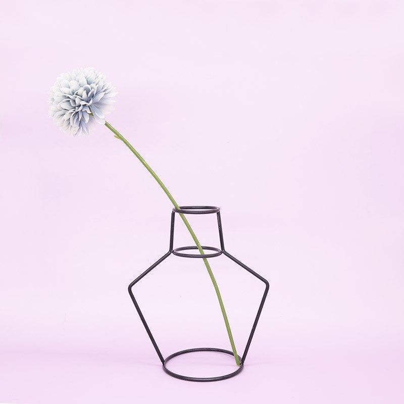 Sleek Iron Line Vase Stand G