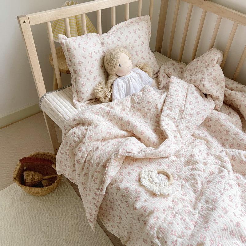 Sweet Ditsy Floral Baby Comforter – Cotton Muslin with Lace Trim