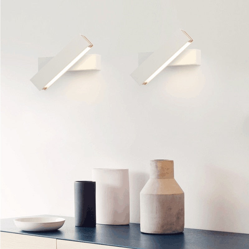 Clasp LED Wall Light
