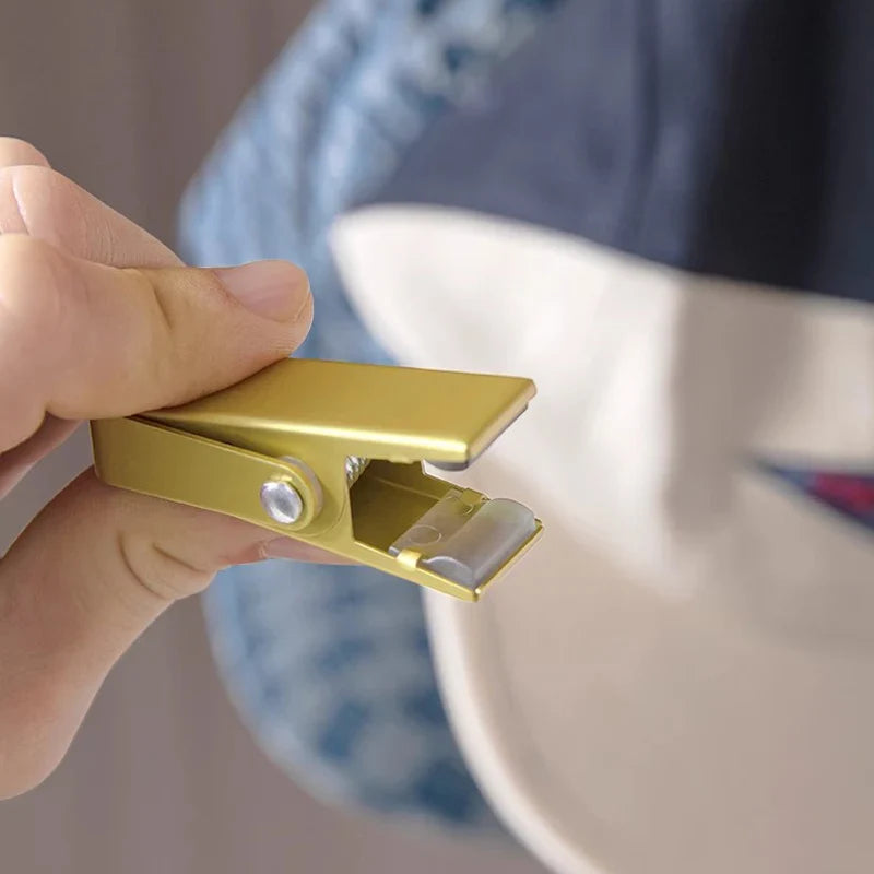 Clip-O Metal Clip Hanger