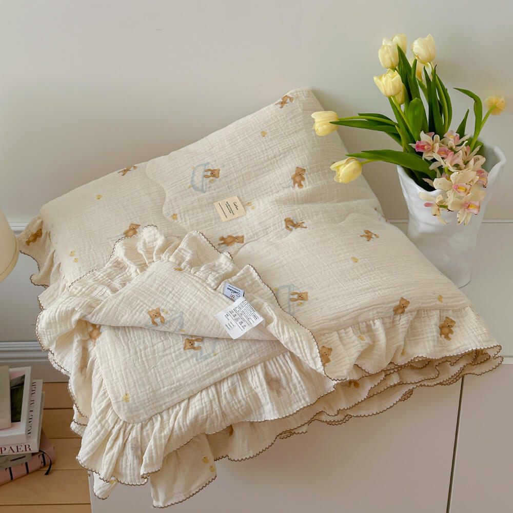 Bear Bath Time Muslin Quilt – Ruffle Edge Cotton Bedding