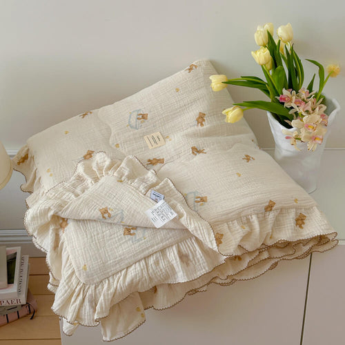 Bear Bath Time Muslin Quilt – Ruffle Edge Cotton Bedding