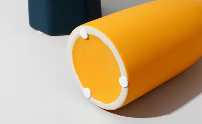 Contrasted Ceramic Vases