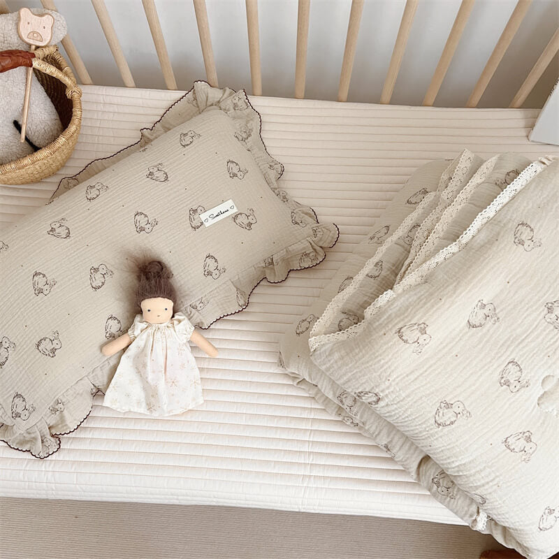 Bunny Toddler Bed Quilt – Cotton Gauze with Lace Trim