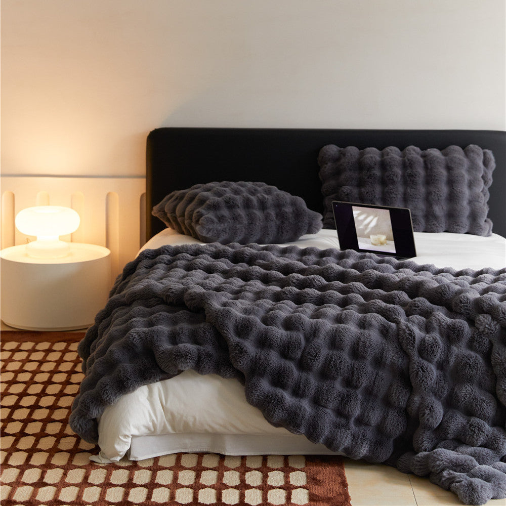 Luxury Faux Rabbit Fur Throw Blanket – Fluffy & Reversible Charcoal