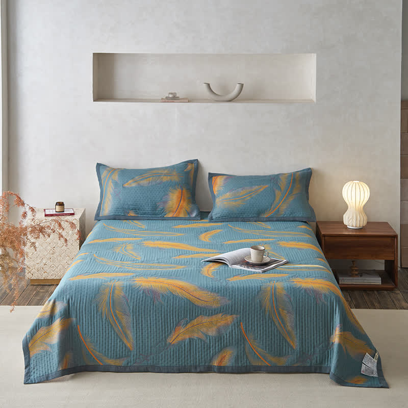 Aira Feather Cotton Quilt Set