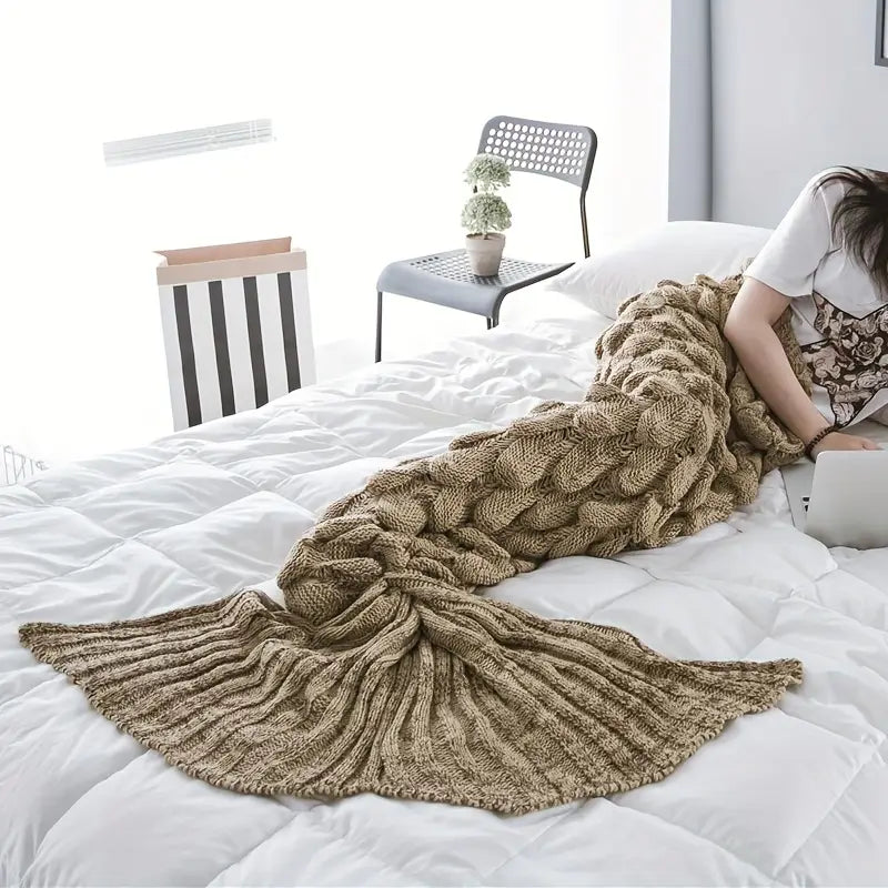 CoralWave™ – Cozy Mermaid Blanket Sandstone