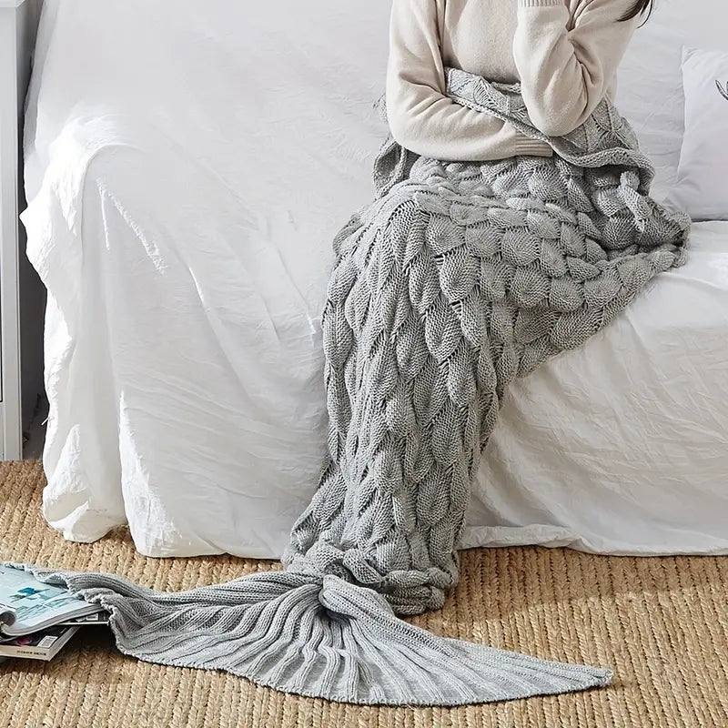 CoralWave™ – Cozy Mermaid Blanket Pearl Grey