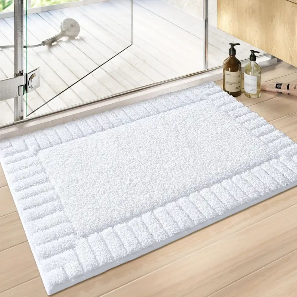 Minimalist Stripe Bath Rug Mat Frosty Sand