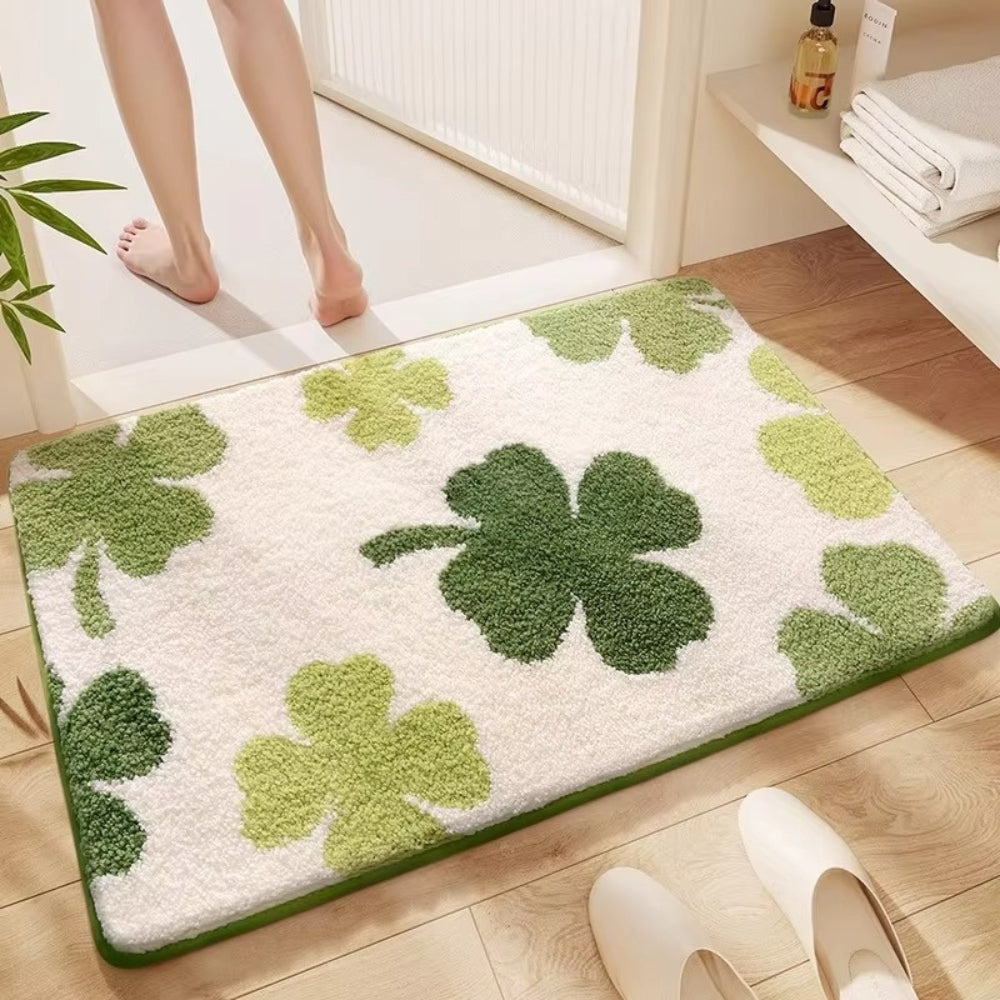 Nature Inspired Non-Slip Bathroom Mat Clover Charm
