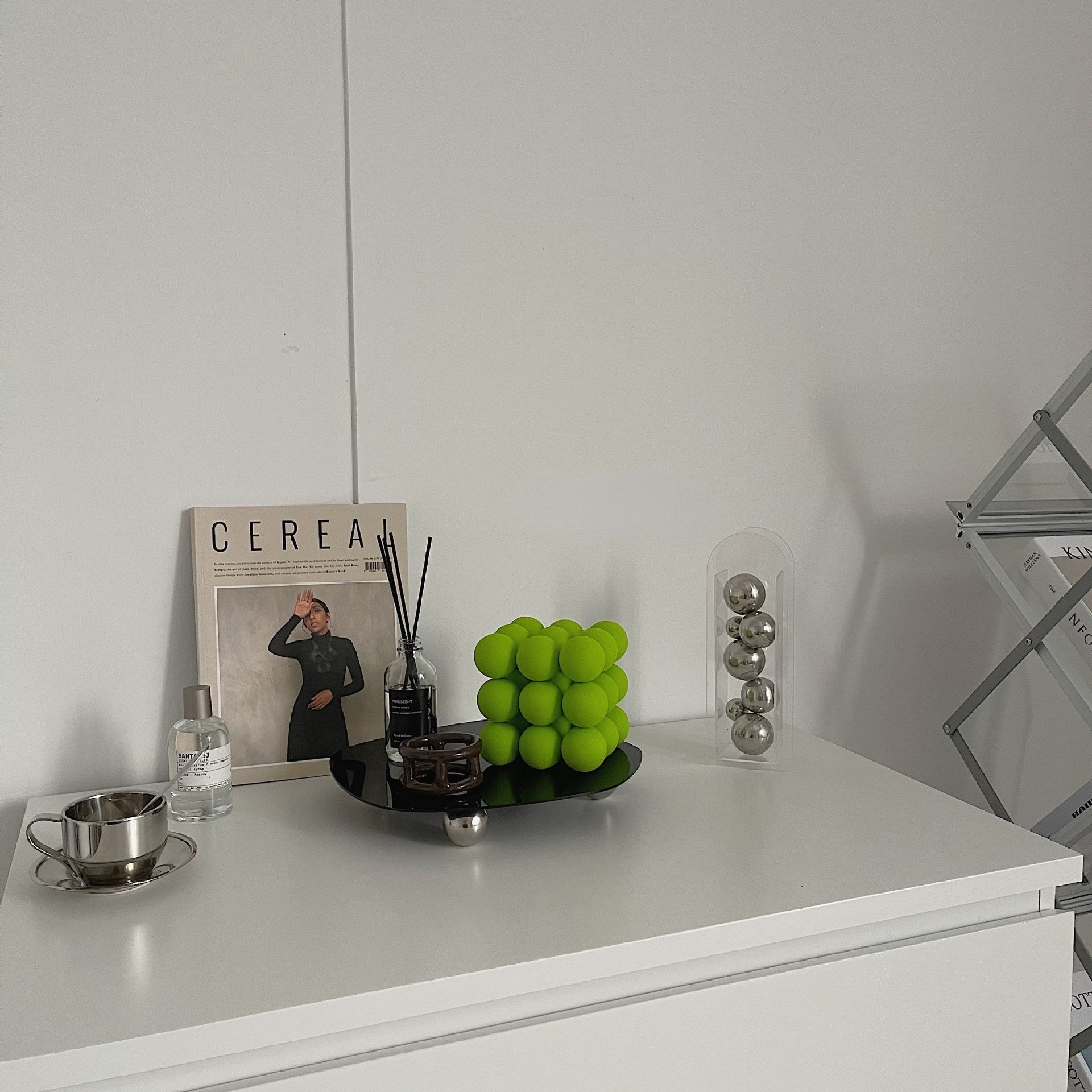 Pebbles Mirror Tray