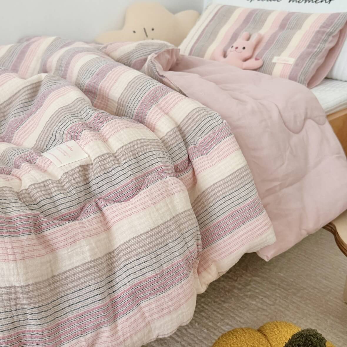 Striped Muslin Quilt Set – Soft Pink Cotton Comforter