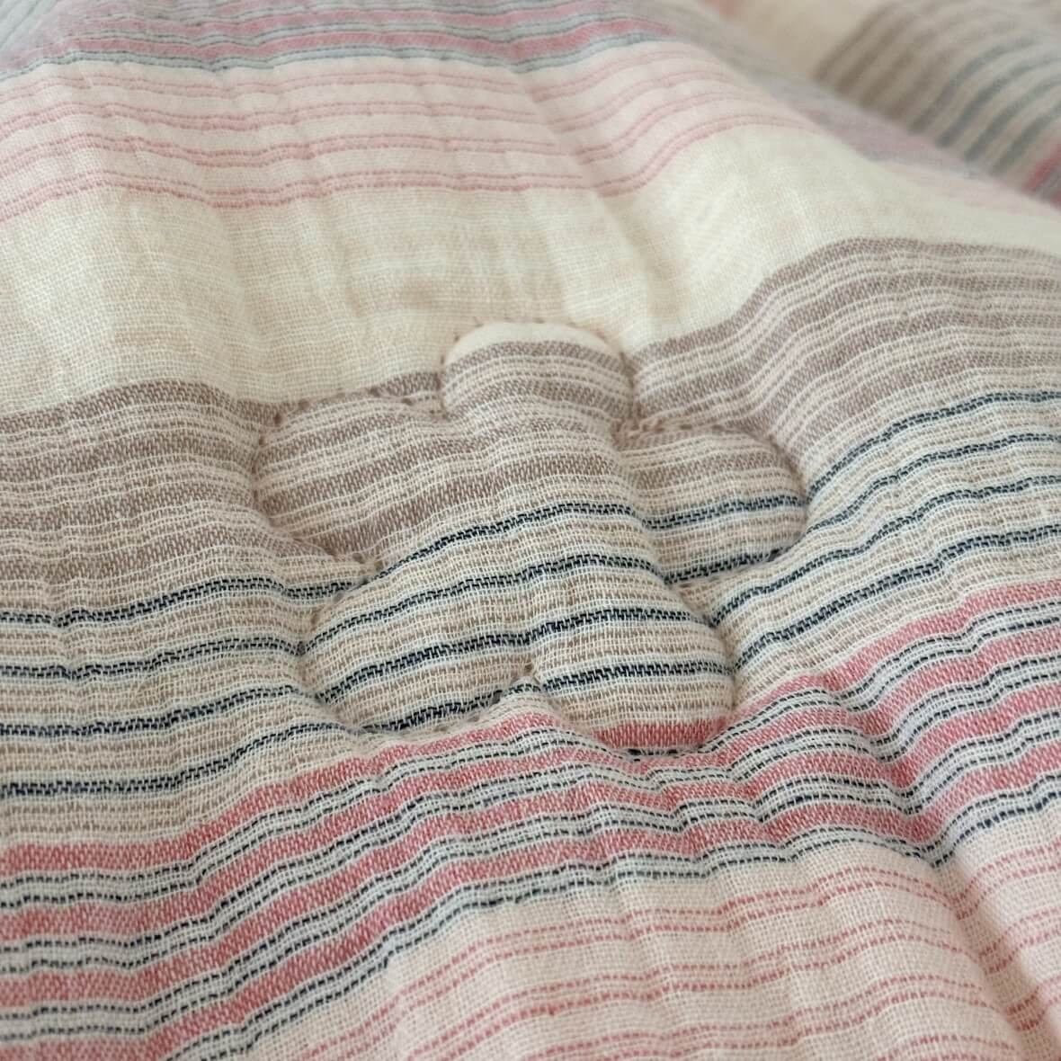Striped Muslin Quilt Set – Soft Pink Cotton Comforter