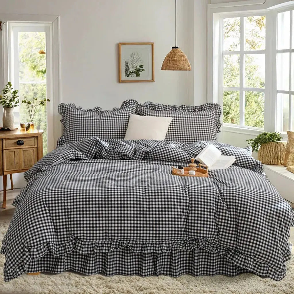 Rustic Gingham Duvet Cover with Ruffle Black