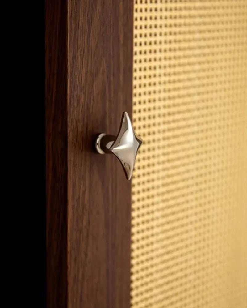 The Nova Cabinet Pull