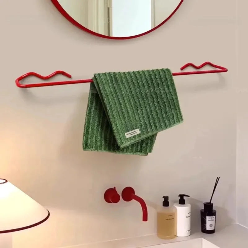 Wiggle Towel Bar