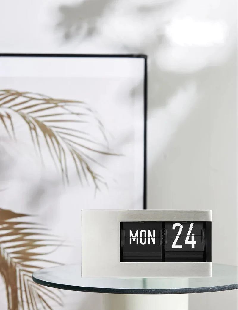 Maison Flip Calendar Clock