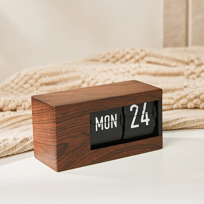 Maison Flip Calendar Clock