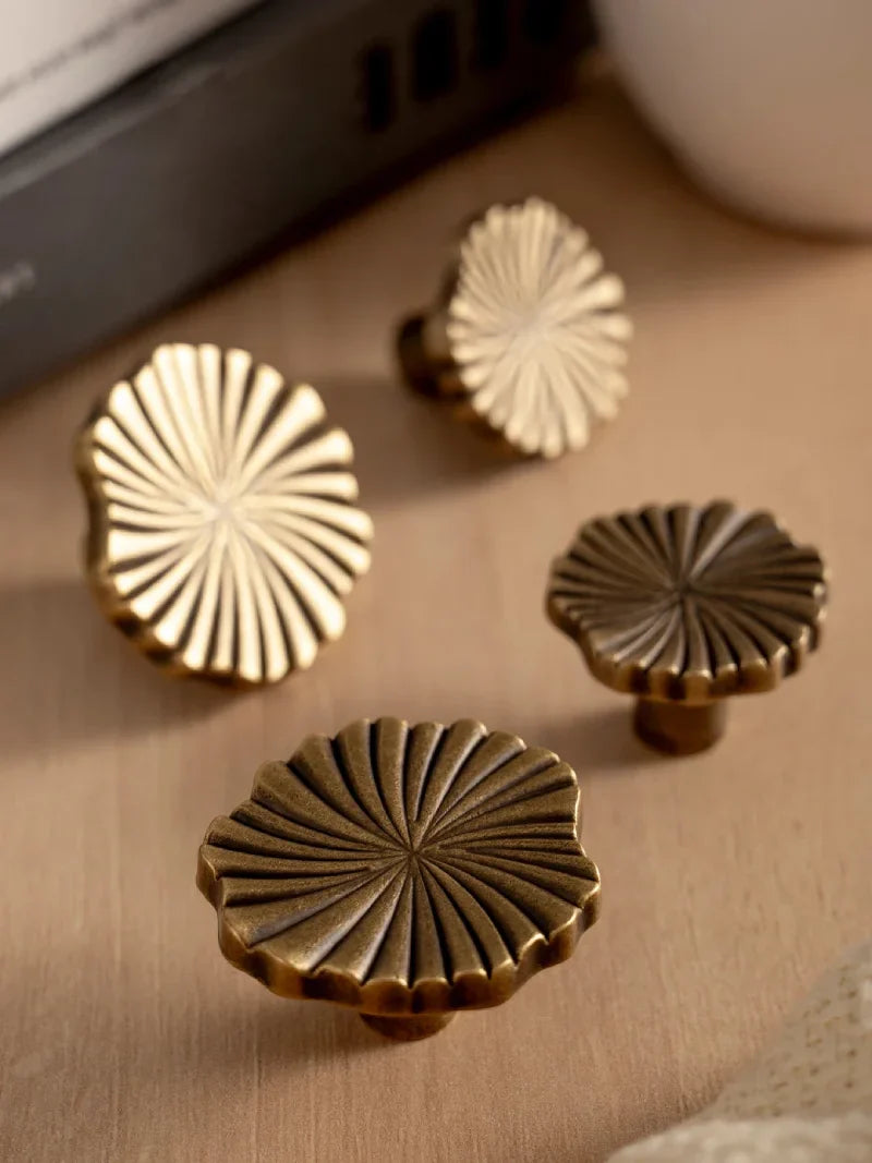 Solenne Fan Cabinet Knobs