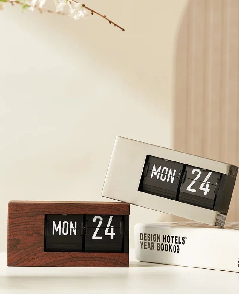 Maison Flip Calendar Clock
