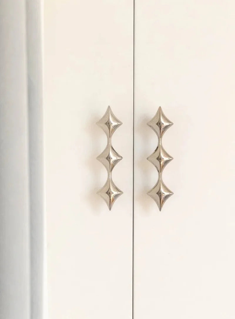 The Nova Cabinet Pull