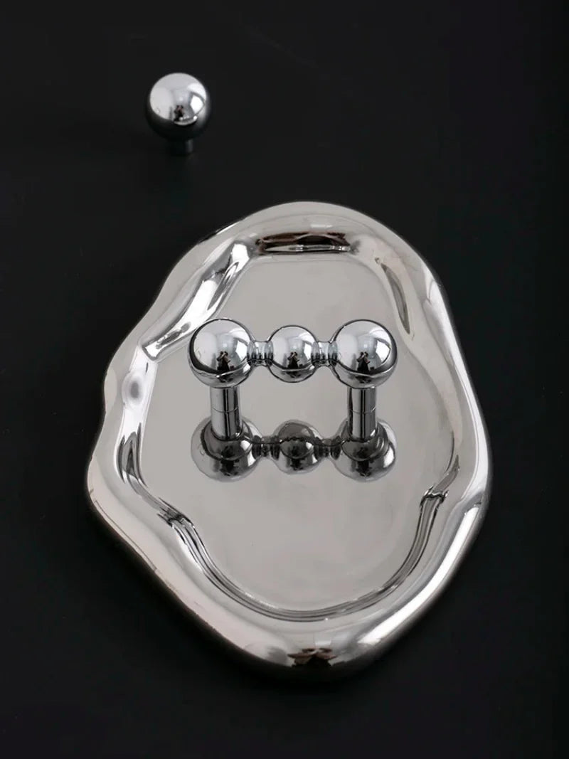 The Nexus Cabinet Knob & Pull