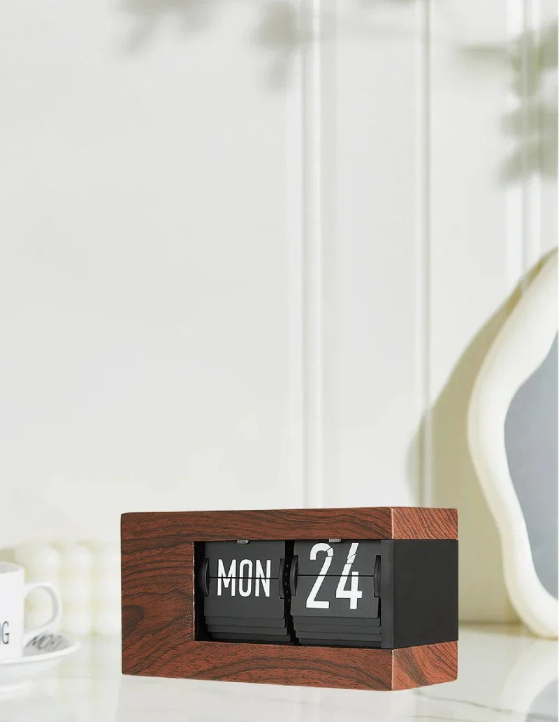 Maison Flip Calendar Clock