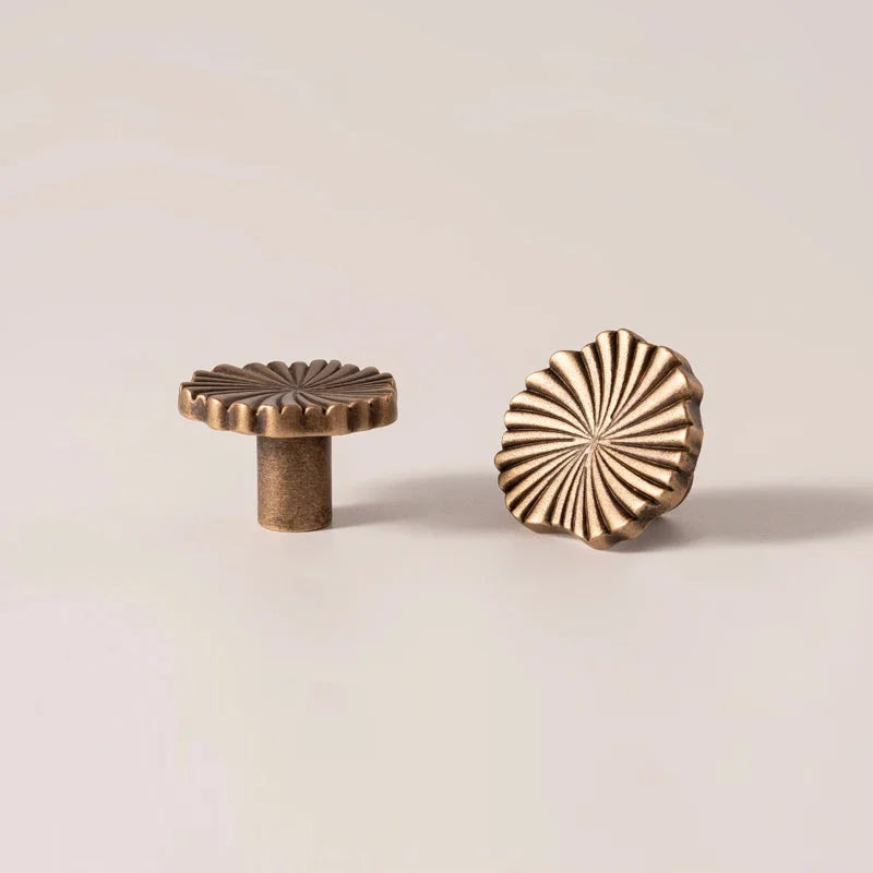 Solenne Fan Cabinet Knobs