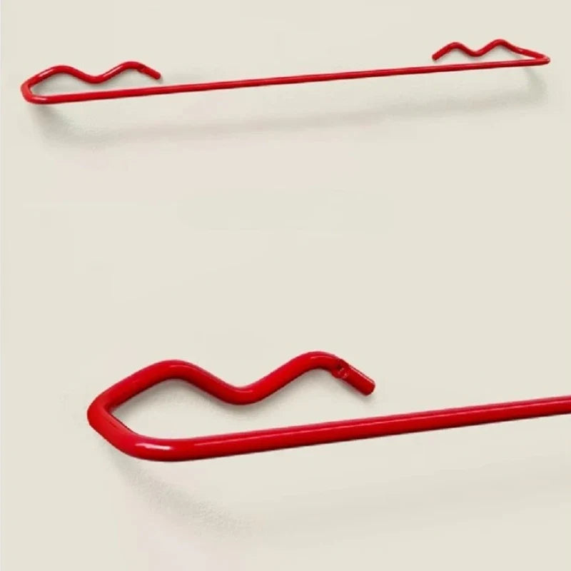 Wiggle Towel Bar